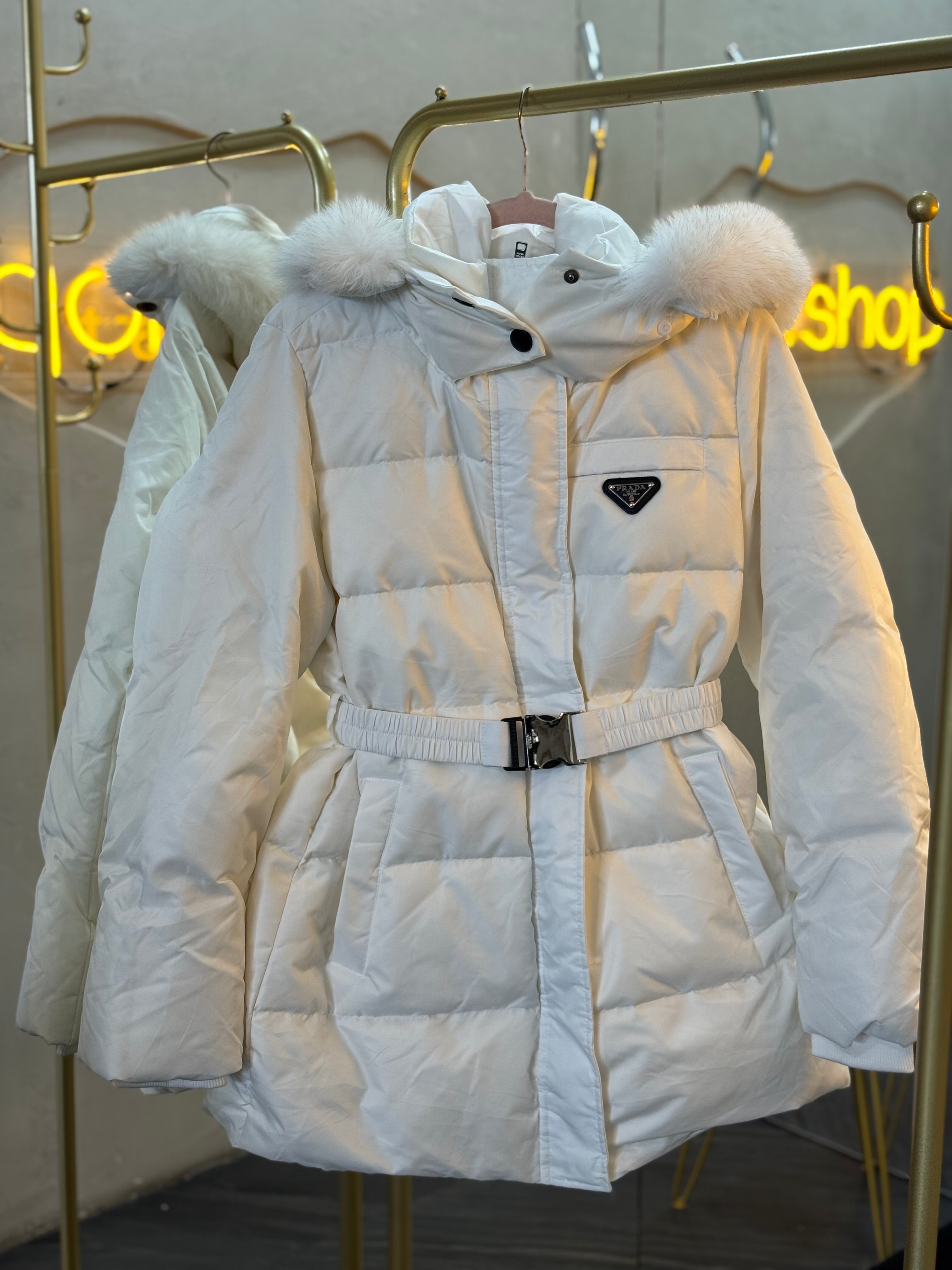 Chamarra blanca gruesa PA